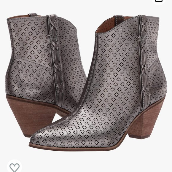 FRYE AND CO. Shoes - NWT Frye and Co. Women's Gunmetal Leather Maley Ankle Boot Size 8.5